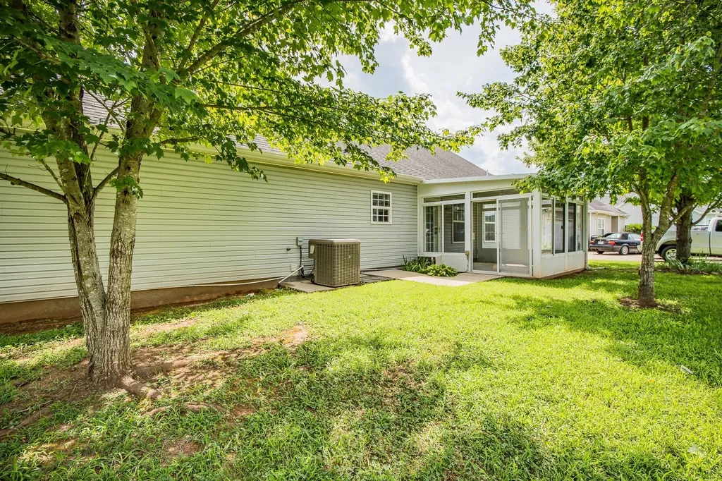 5024 Tricia Place Murfreesboro TN 37129