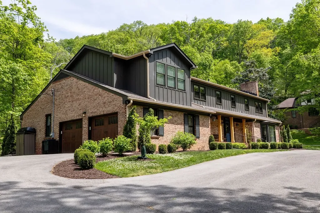 6001 Andover Drive Nashville TN 37215