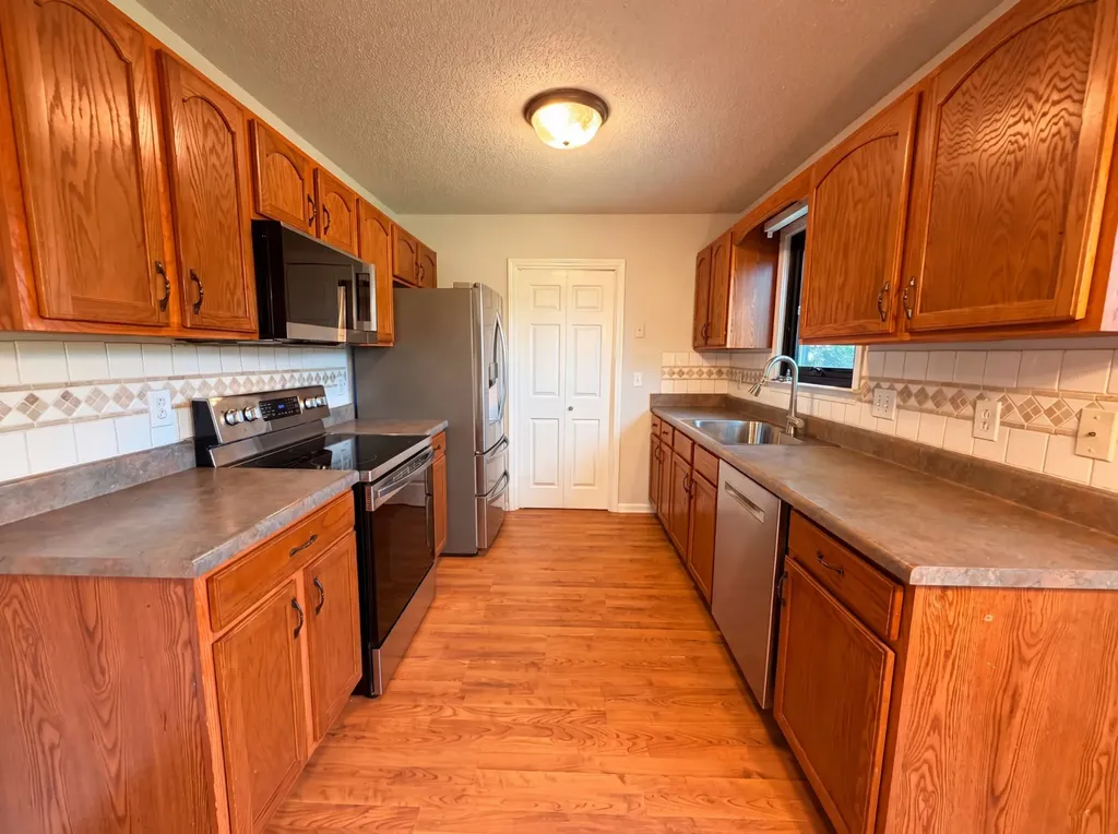 1688 Cedar Springs Circle Clarksville TN 37042