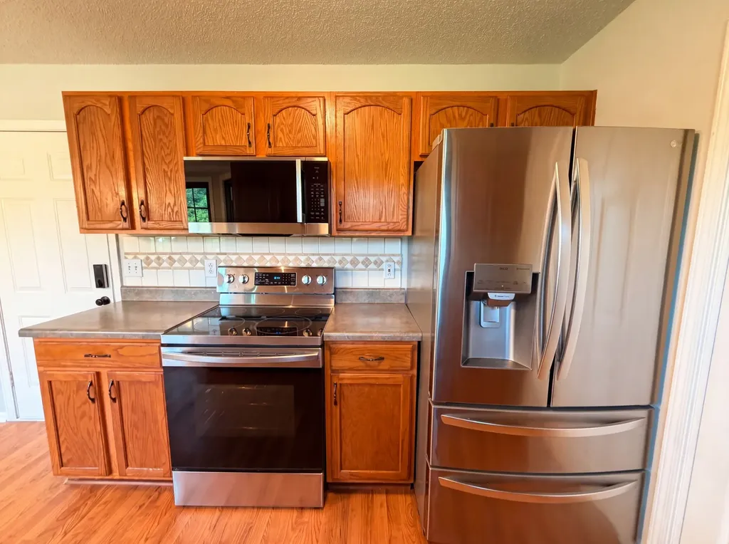 1688 Cedar Springs Circle Clarksville TN 37042