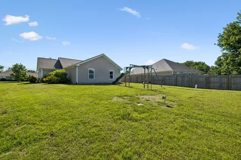 813 Magnolia Boulevard White House TN 37188
