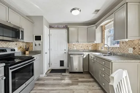 813 Magnolia Boulevard White House TN 37188