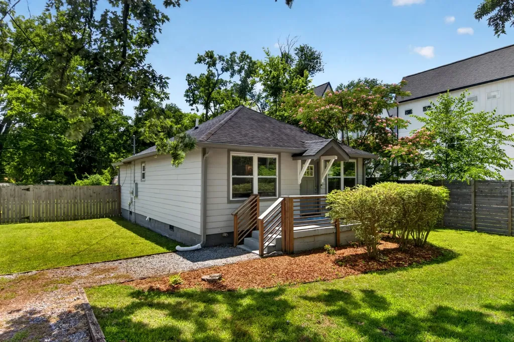 870 W Sharpe Avenue Nashville TN 37206