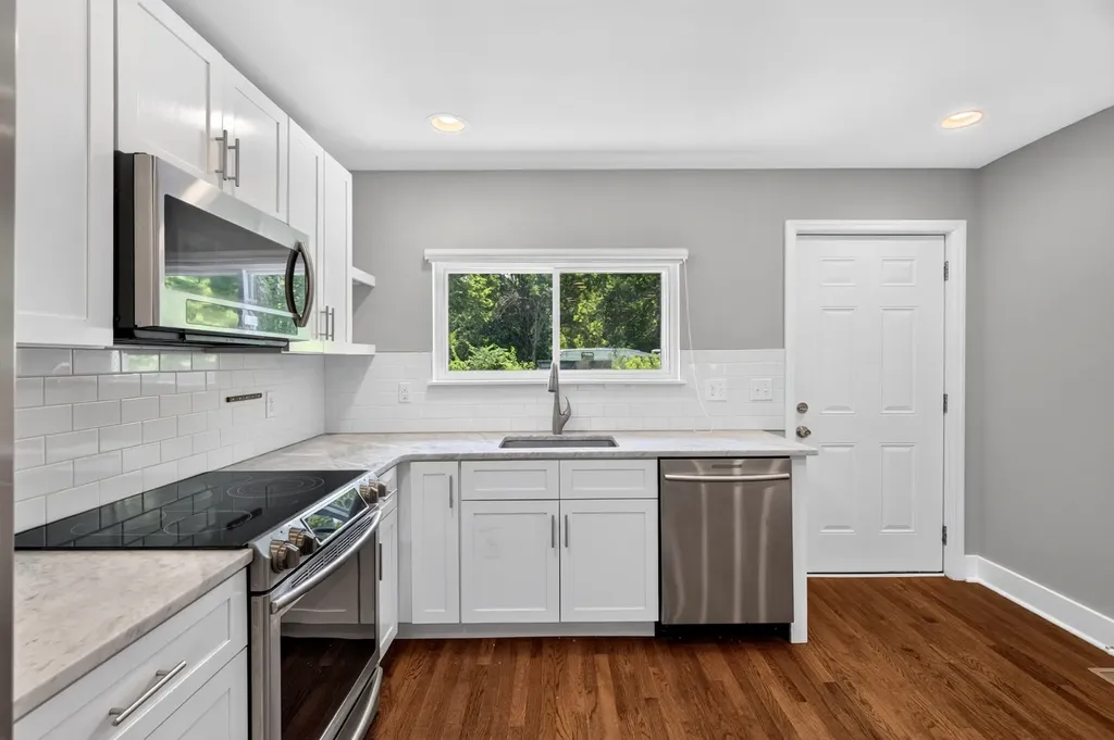 870 W Sharpe Avenue Nashville TN 37206