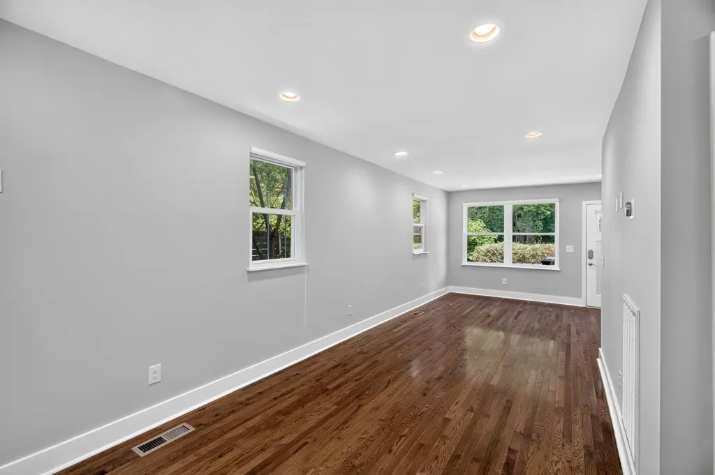 870 W Sharpe Avenue Nashville TN 37206
