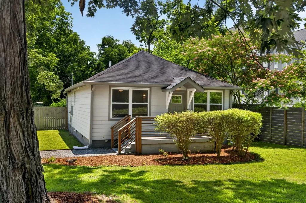 870 W Sharpe Avenue Nashville TN 37206