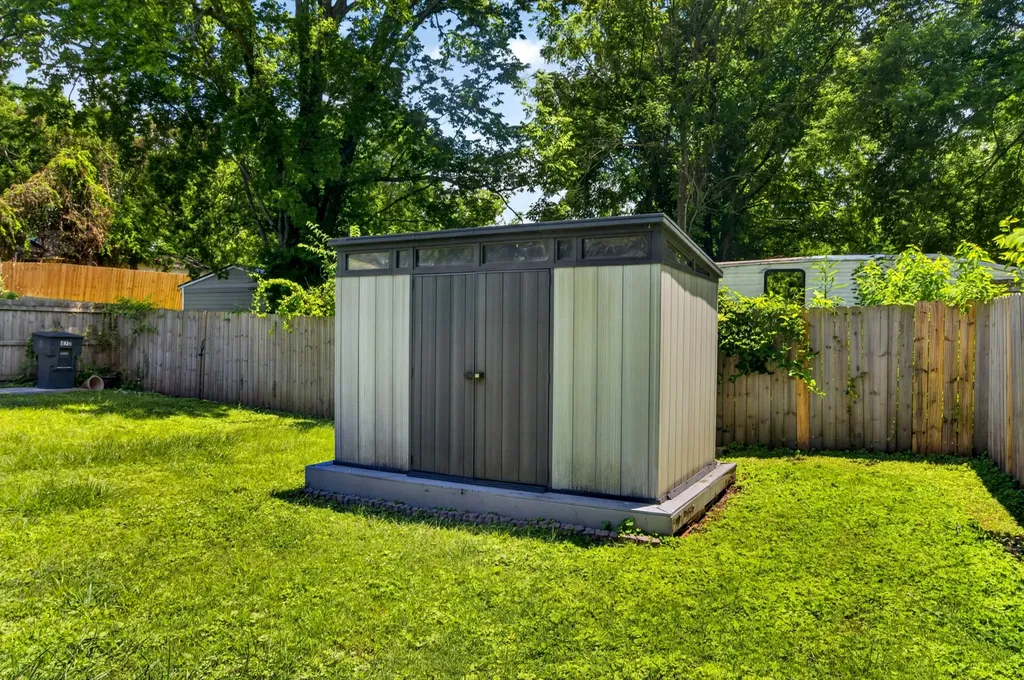 870 W Sharpe Avenue Nashville TN 37206