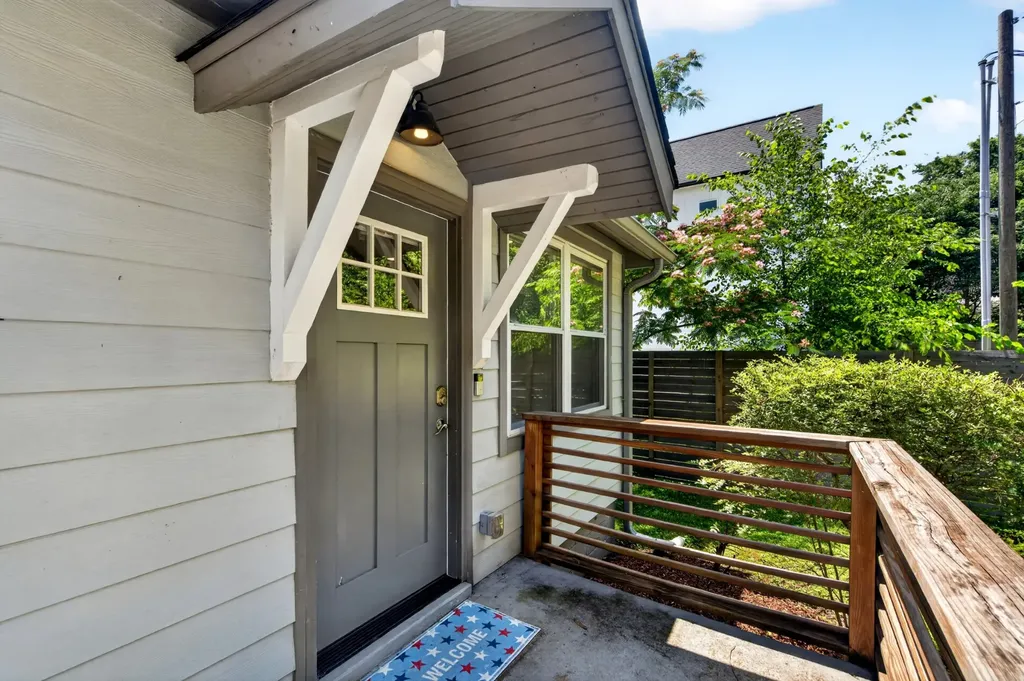 870 W Sharpe Avenue Nashville TN 37206