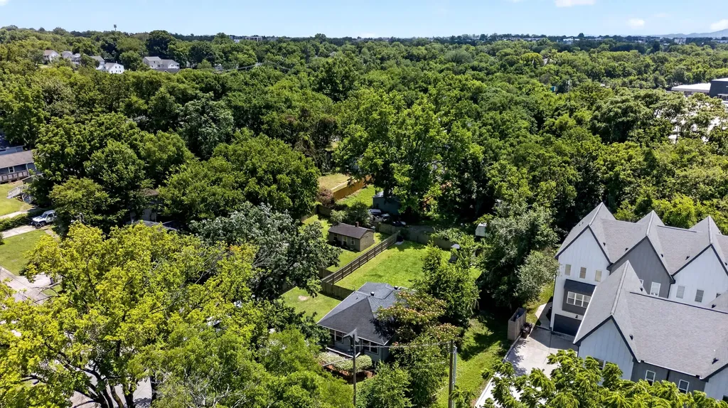 870 W Sharpe Avenue Nashville TN 37206