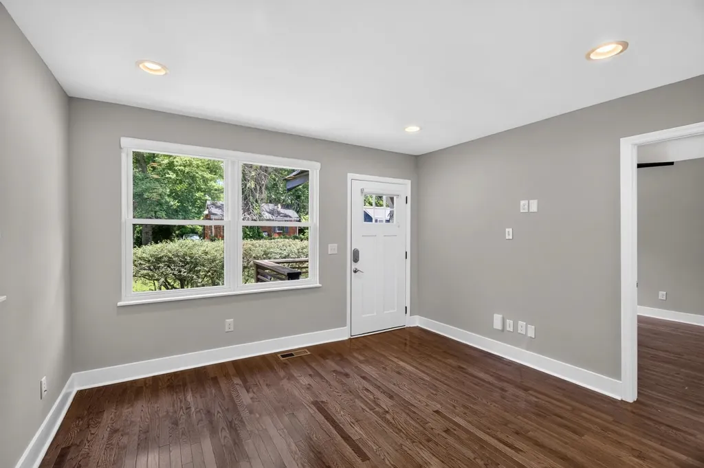 870 W Sharpe Avenue Nashville TN 37206