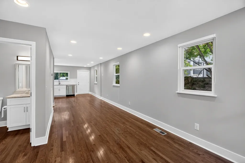 870 W Sharpe Avenue Nashville TN 37206