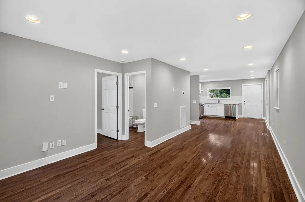 870 W Sharpe Avenue Nashville TN 37206
