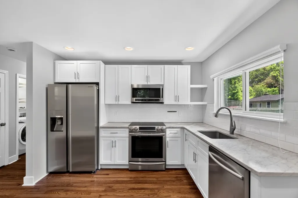 870 W Sharpe Avenue Nashville TN 37206