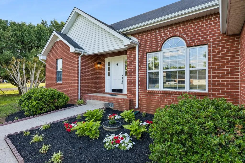 101 Chertsey Court Murfreesboro TN 37127
