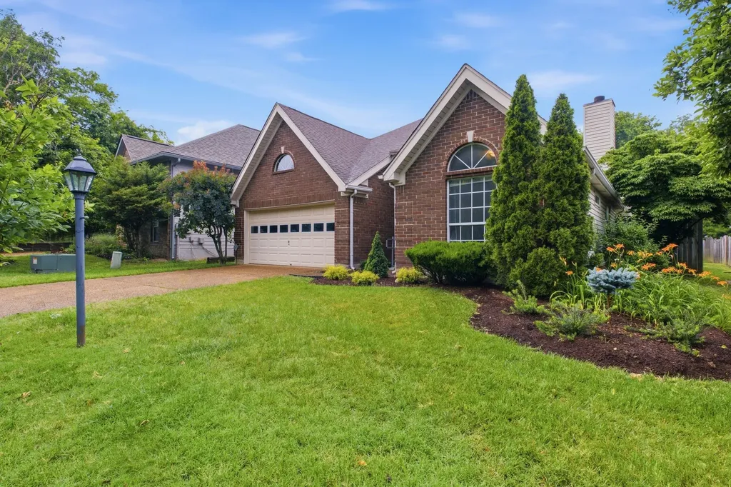 3552 Greenwood Drive Hermitage TN 37076