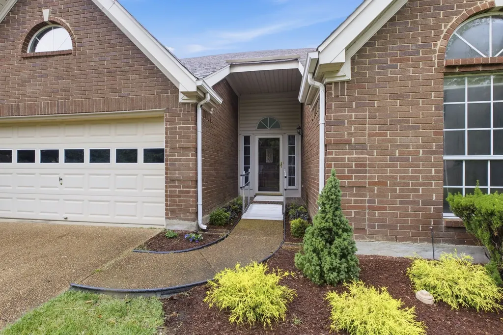 3552 Greenwood Drive Hermitage TN 37076