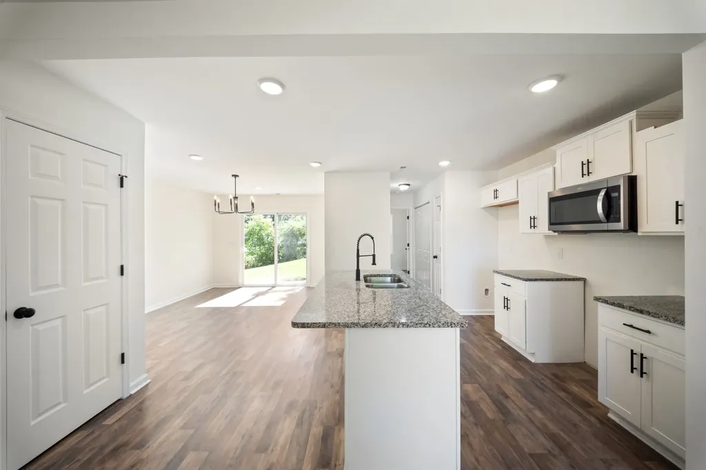704 Perry Drive Springfield TN 37172