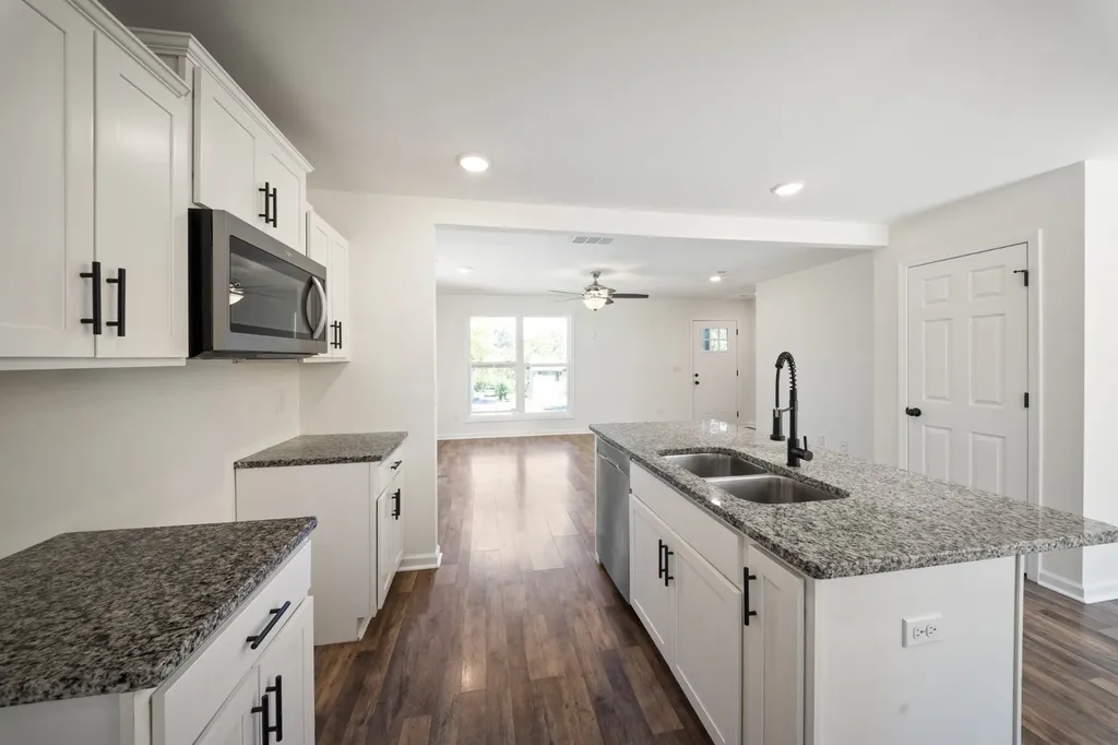 704 Perry Drive Springfield TN 37172
