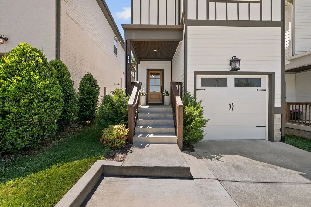 1516A Rosebank Avenue Nashville TN 37206
