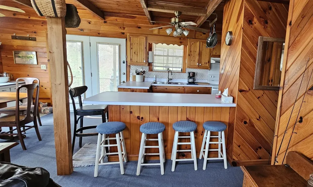 6870 Tennessee 360 Tellico Plains TN 37385