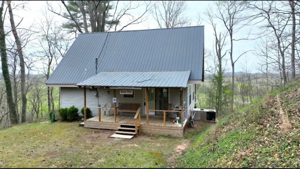 6870 Tennessee 360 Tellico Plains TN 37385