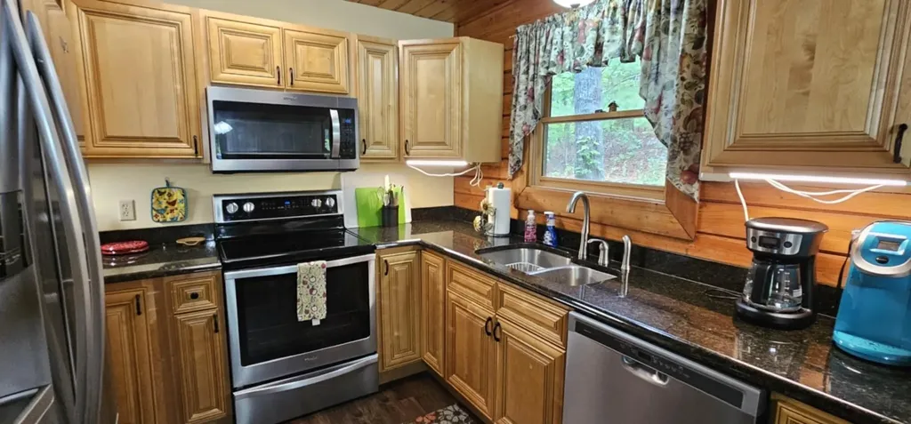 200 Peachtree Lane Tellico Plains TN 37385