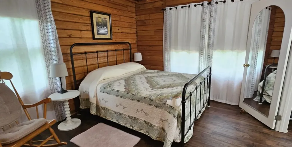 200 Peachtree Lane Tellico Plains TN 37385