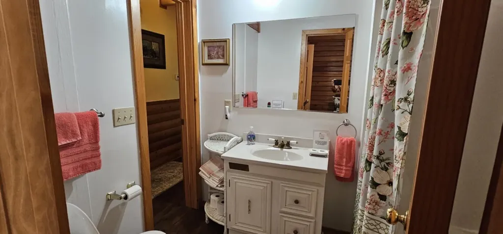 200 Peachtree Lane Tellico Plains TN 37385