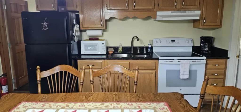200 Peachtree Lane Tellico Plains TN 37385