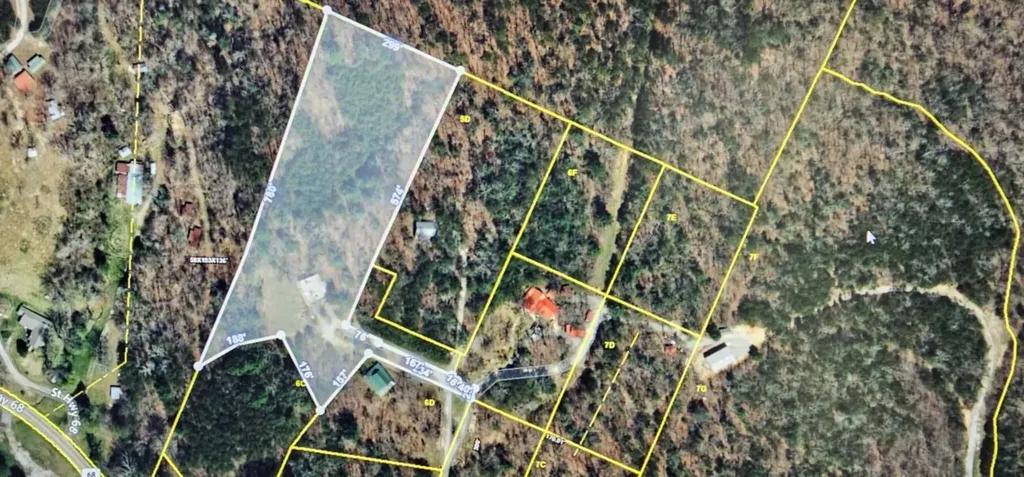 200 Peachtree Lane Tellico Plains TN 37385