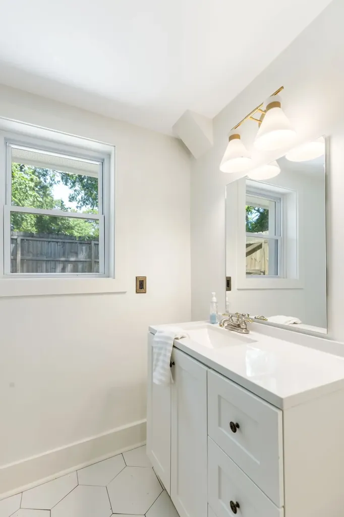 877 Carter Street Nashville TN 37206