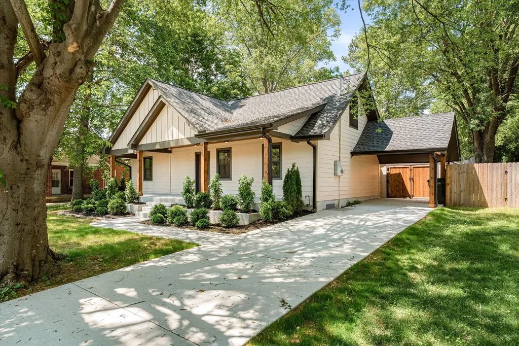 213 5th Avenue Columbia TN 38401