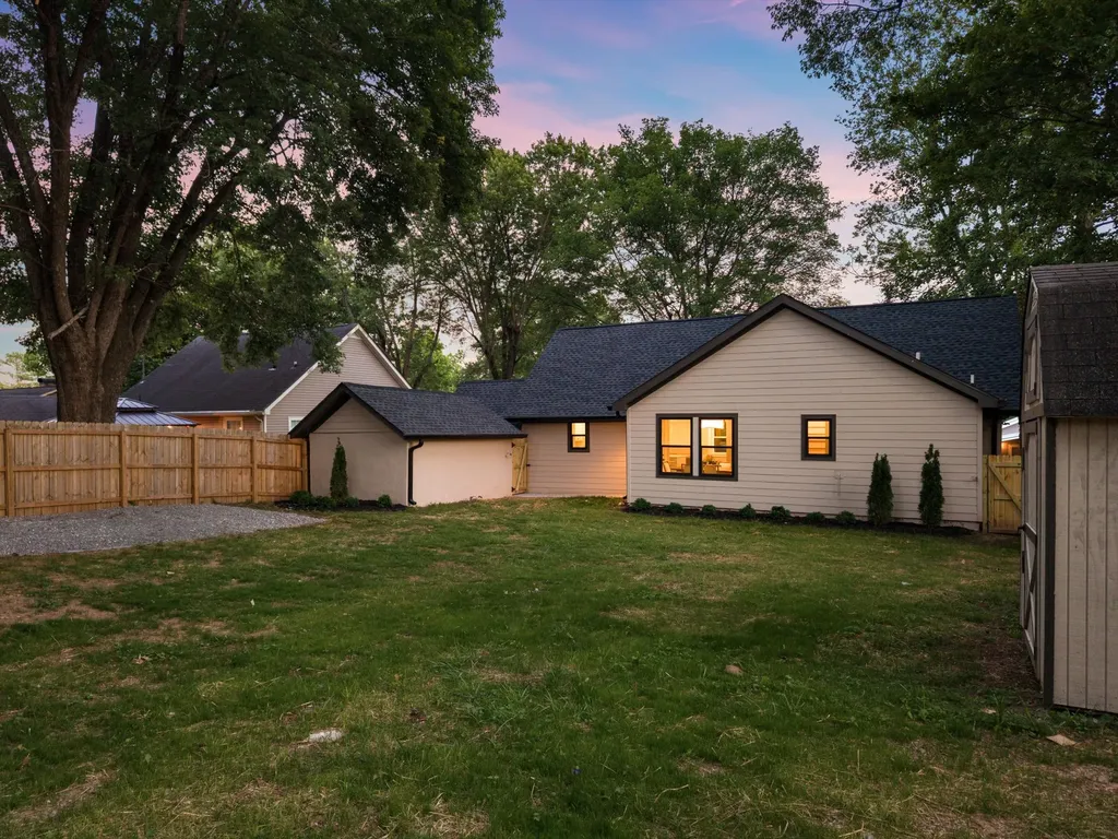 213 5th Avenue Columbia TN 38401