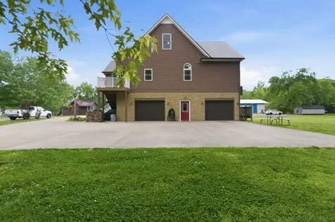 1024 Cumberland Drive Chapmansboro TN 37035
