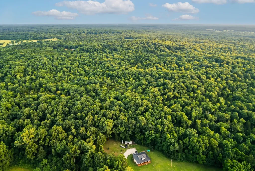 2099 Gentle Road Lewisburg TN 37091