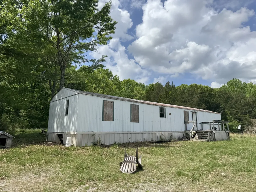 2099 Gentle Road Lewisburg TN 37091