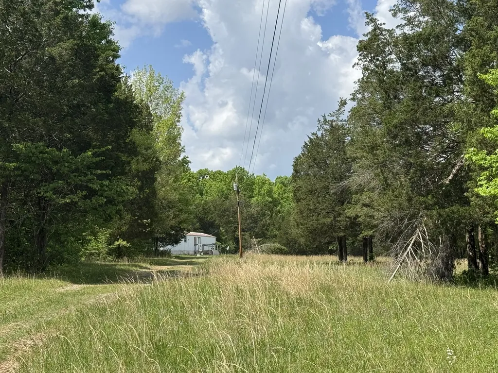 2099 Gentle Road Lewisburg TN 37091