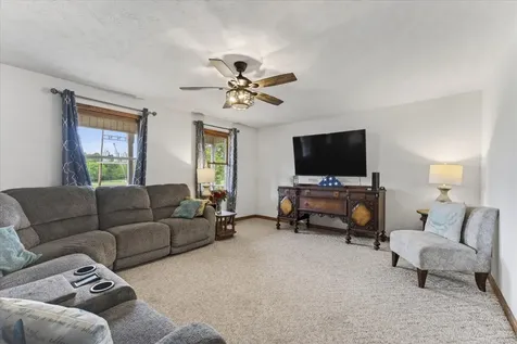 1649 N Main Street Tennessee Ridge TN 37178