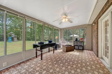 1649 N Main Street Tennessee Ridge TN 37178
