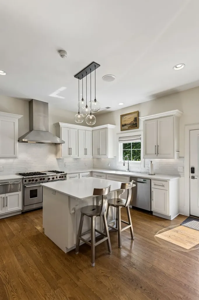301 32nd Ave, S Nashville TN 37212