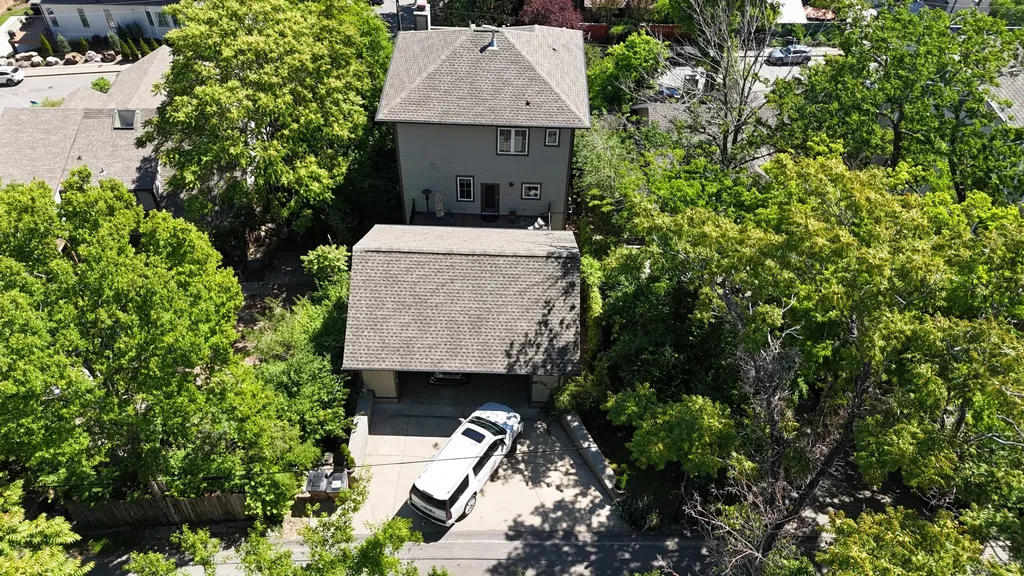 301 32nd Ave, S Nashville TN 37212