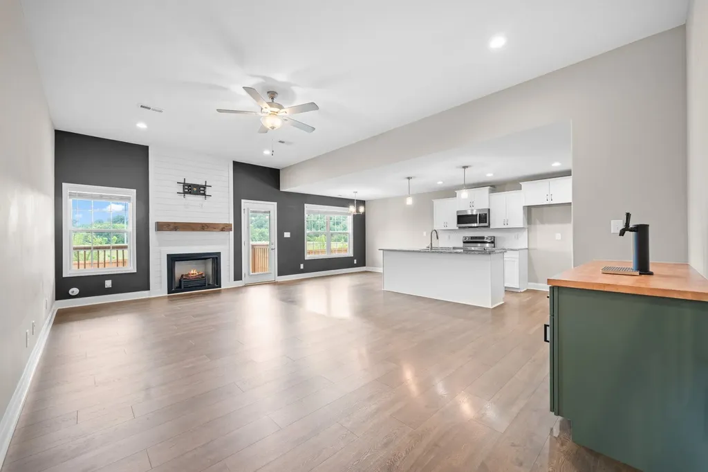 386 Pinkston Court Clarksville TN 37040