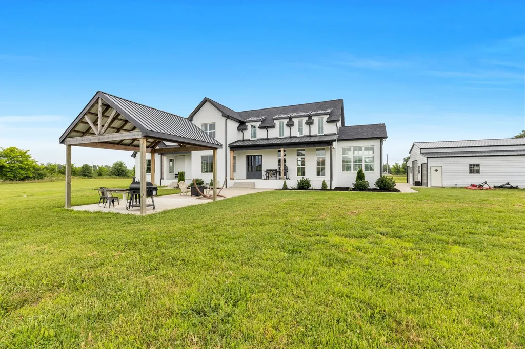 5915 Lakeview Road Springfield TN 37172