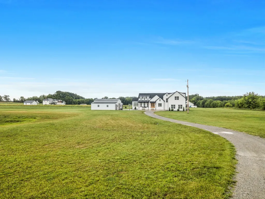 5915 Lakeview Road Springfield TN 37172