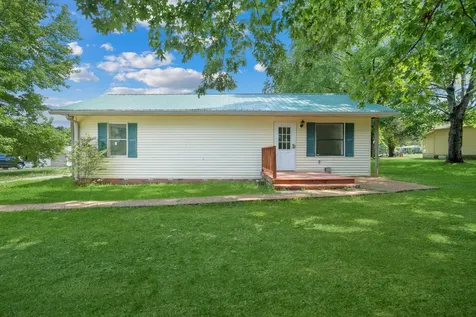 284 Watts Road New Johnsonville TN 37134