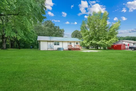 284 Watts Road New Johnsonville TN 37134