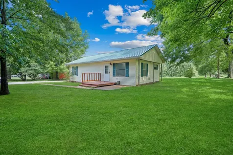 284 Watts Road New Johnsonville TN 37134