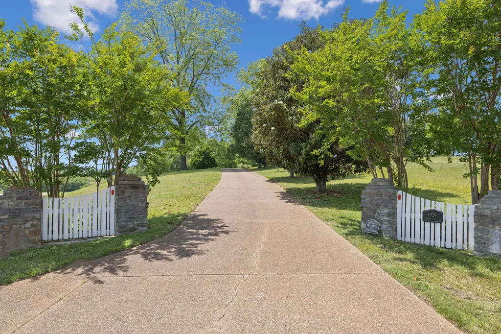4929 Snow Creek Road Santa Fe TN 38482