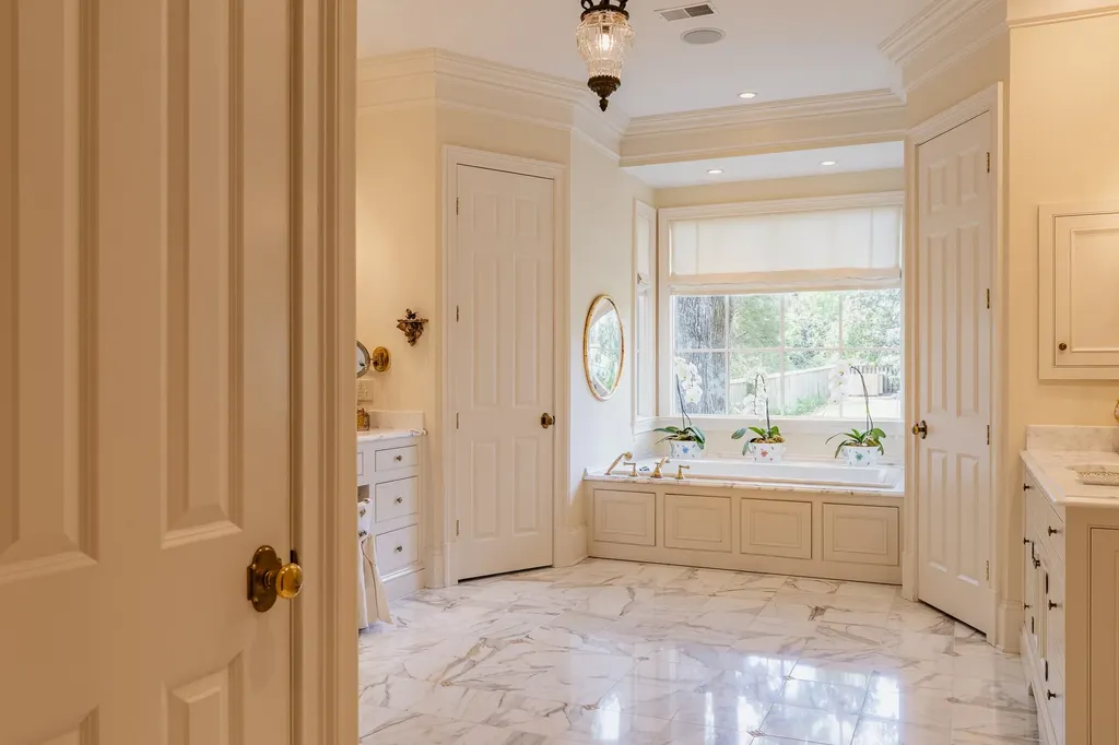 6108 Robin Hill Road Nashville TN 37205