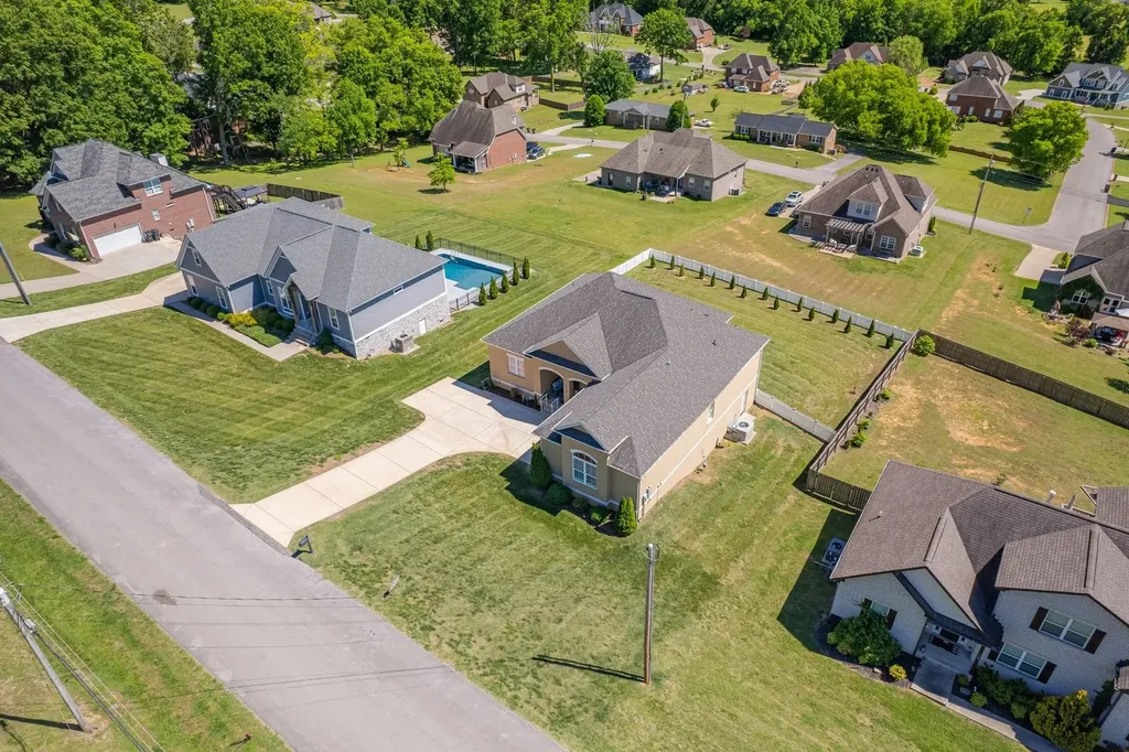 1709 Aster Drive Columbia TN 38401